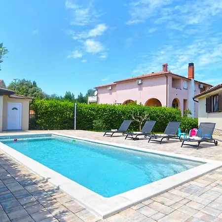 Holiday home Mit Privatpool Fuer 8 Personen Ca 180 Qm In Liznjan, Istrien Suedkueste Von Istrien Liznjan