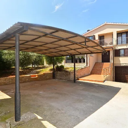 Mit Privatpool Fuer 8 Personen Ca 180 Qm In Liznjan, Istrien Suedkueste Von Istrien Holiday home *