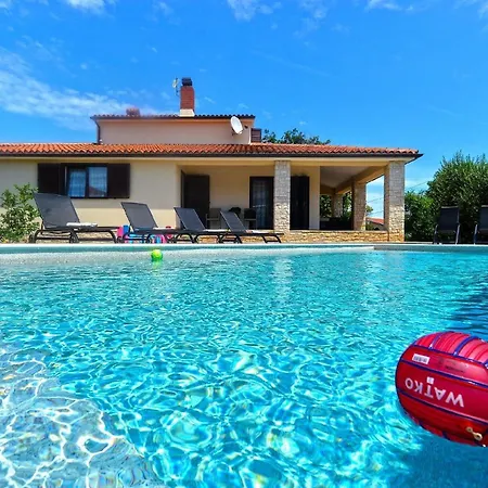 Holiday home Mit Privatpool Fuer 8 Personen Ca 180 Qm In Liznjan, Istrien Suedkueste Von Istrien Liznjan