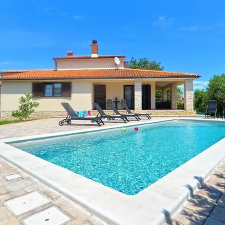 Holiday home Mit Privatpool Fuer 8 Personen Ca 180 Qm In Liznjan, Istrien Suedkueste Von Istrien Liznjan